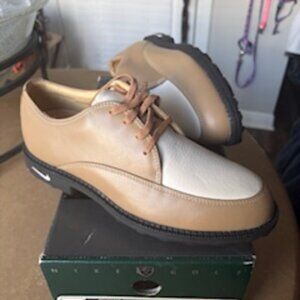VINTAGE NIKE Golf Shoes